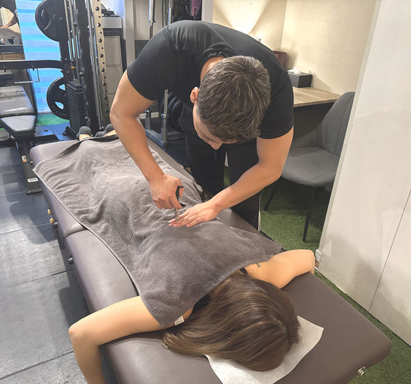 STEP4 骨格矯正｜トレーニング前に骨盤と背骨の歪みを整える